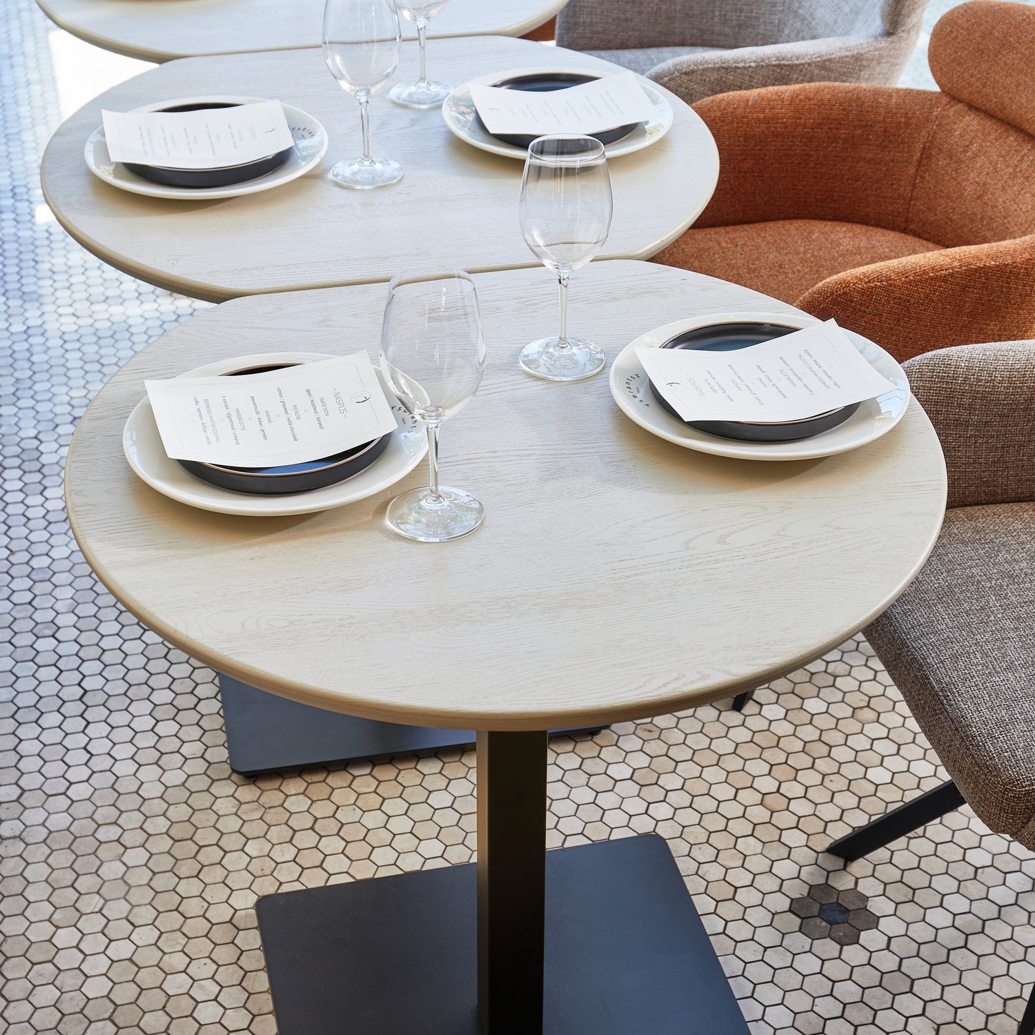 TABLO BISTRO ENDE TISCH DTL 80X74CM DAKARGRAU [fsc] 377639-DG – Bild 3