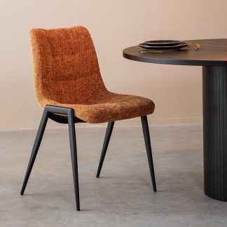 Eetkamerstoel Noor - Cognac - Chenille - Zwart Metalen Frame 180100009