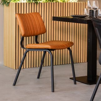 Eetkamerstoel Gusto - Cognac - Kunstleder - Zwart Metalen Frame 180123039